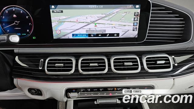 Mercedes-Benz GLS-Class 2023 — Фото 14/20