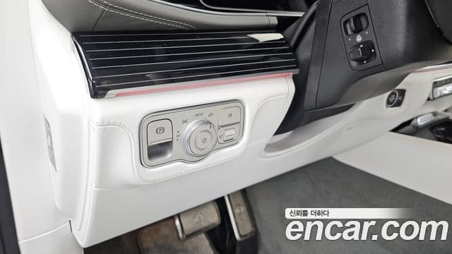 Mercedes-Benz GLS-Class 2023 — ფოტო 23/32