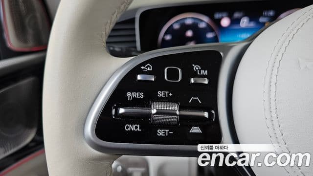 Mercedes-Benz GLS-Class 2023 — ფოტო 24/32