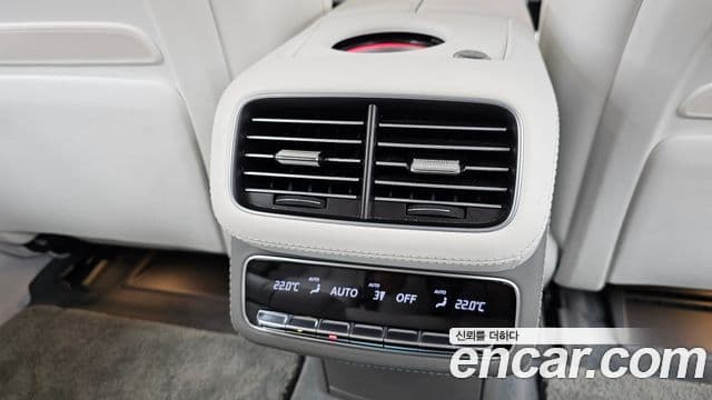 Mercedes-Benz GLS-Class 2023 — ფოტო 15/32