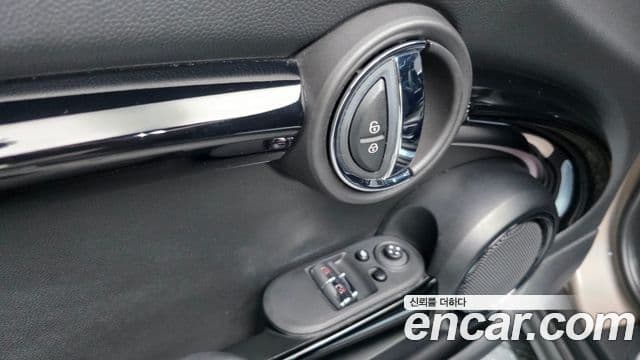Mini Cooper 2022 — Şəkil 28/33