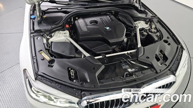 BMW 5 Series 2019 — фото 6 из 20