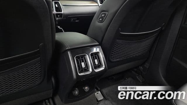 Kia Sorento 2022 — Şəkil 18/20