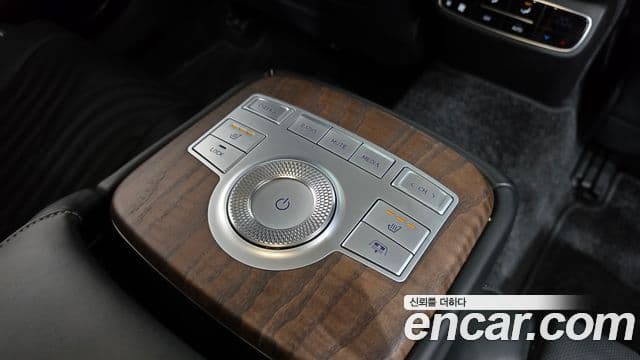 Genesis Electrified G80 2020 — ფოტო 19/20