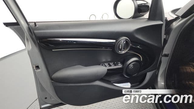Mini Cooper S 2024 — Photo 14/34