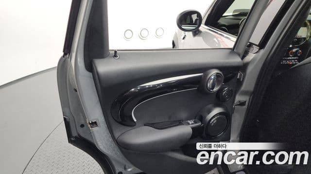 Mini Cooper S 2024 — Photo 1/34