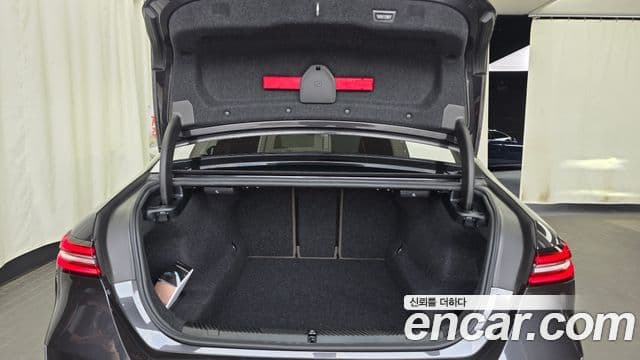 BMW 5 Series 2024 — фото 20 из 20