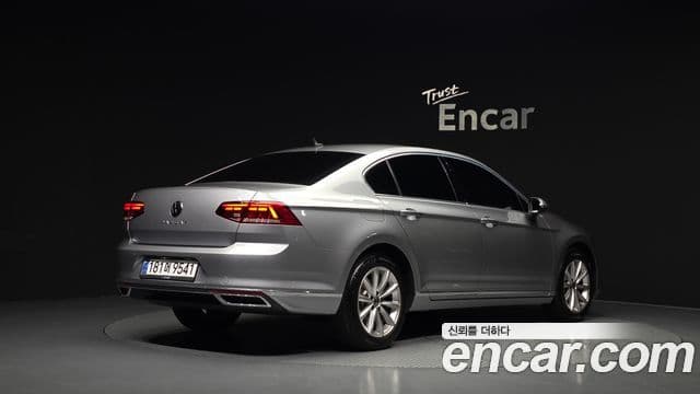 Volkswagen Passat GT 2021 — Фото 2/20