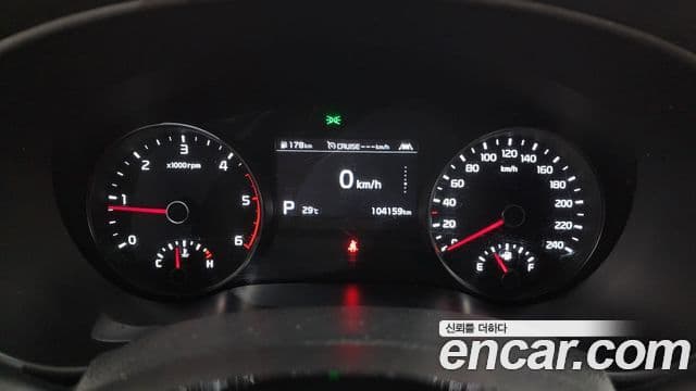 Kia Sportage The Bold 2021 — ფოტო 8/20