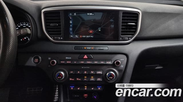 Kia Sportage The Bold 2021 — ფოტო 14/20