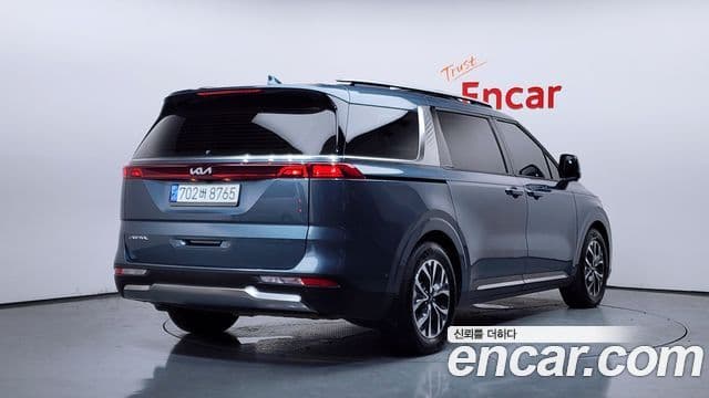 Kia Carnival 2023 — Фото 2/20