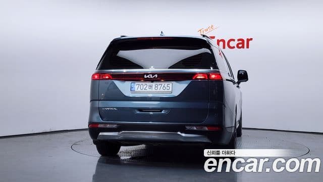 Kia Carnival 2023 — Фото 4/20