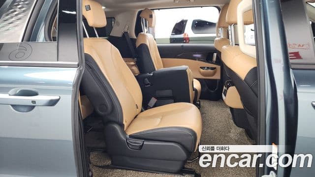 Kia Carnival 2023 — Фото 11/20