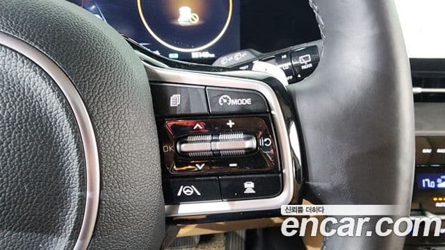 Kia Carnival 2023 — Фото 17/20