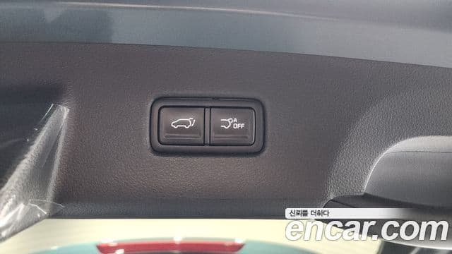 Kia Carnival 2023 — Фото 19/20