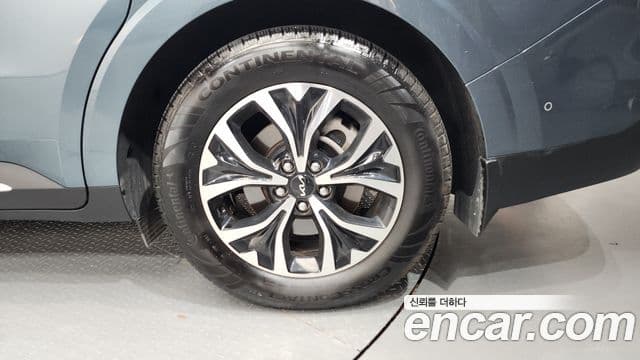 Kia Carnival 2023 — Photo 9/38