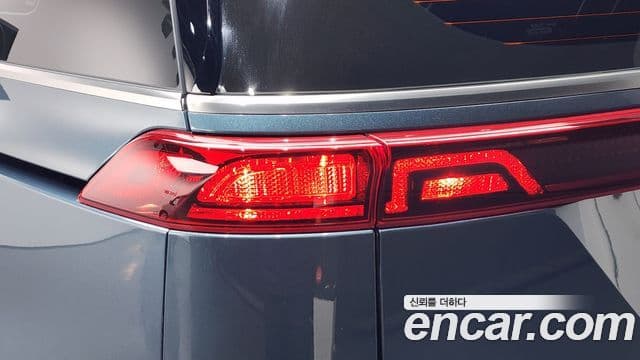 Kia Carnival 2023 — Photo 12/38
