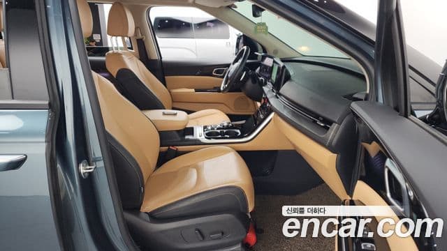 Kia Carnival 2023 — Photo 20/38