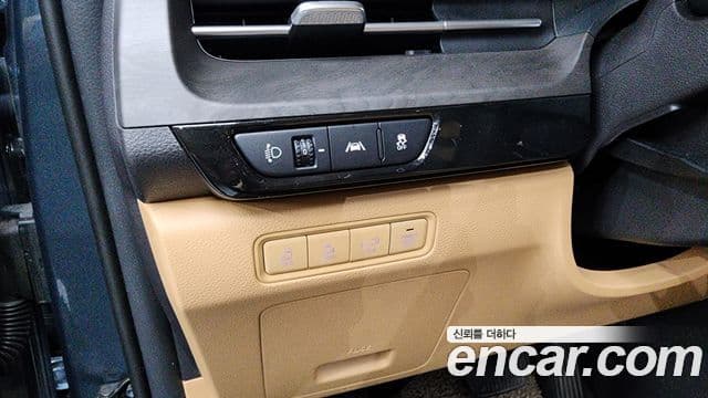 Kia Carnival 2023 — Photo 21/38