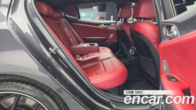 Kia Stinger 2019 — Şəkil 12/20