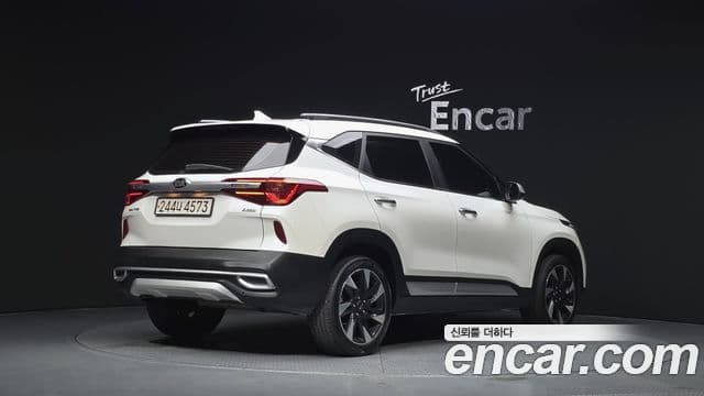 Kia Seltos 2020 — ფოტო 2/20