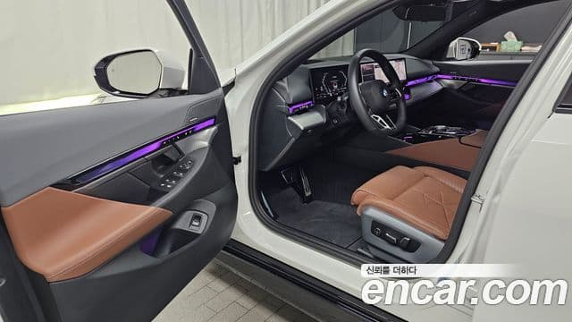 BMW 5 Series 2024 — ფოტო 10/20