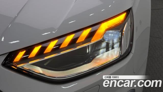 Audi A4 2021 — Şəkil 31/32