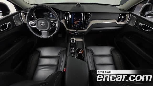Volvo XC60 2021 — Фото 7/20