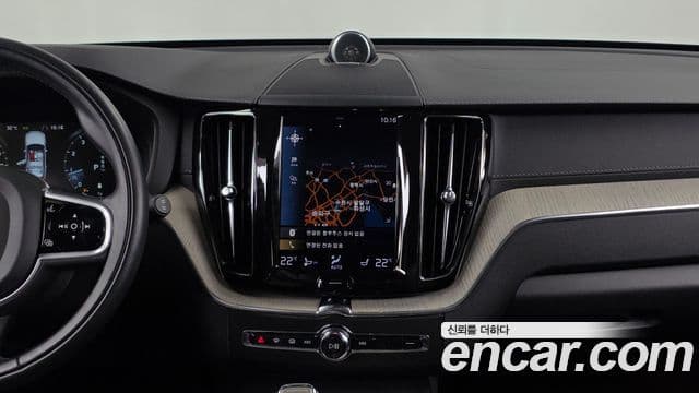 Volvo XC60 2021 — Фото 14/20
