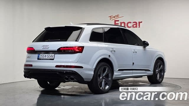Audi SQ7 2023 — Şəkil 14/34