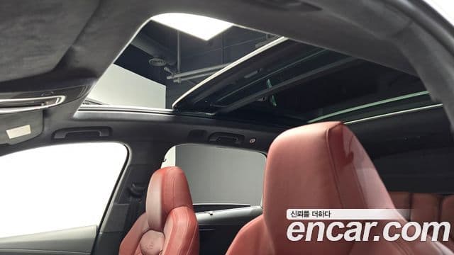 Audi SQ7 2023 — Şəkil 31/34