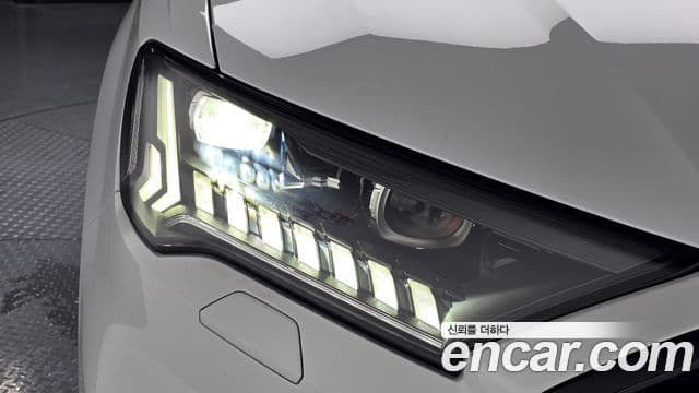 Audi SQ7 2023 — Şəkil 33/34