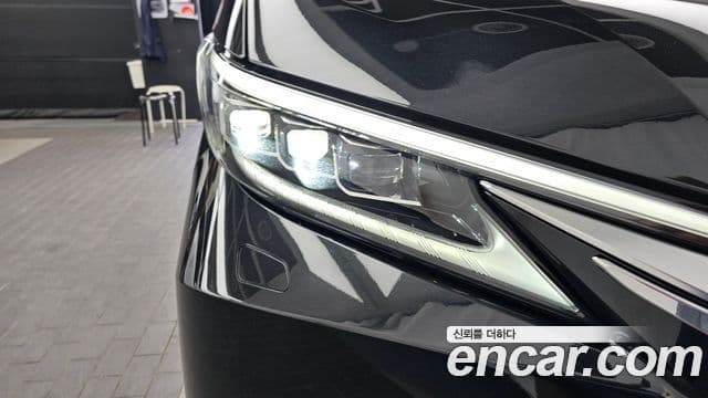 Lexus LM 2024 — Photo 15/36