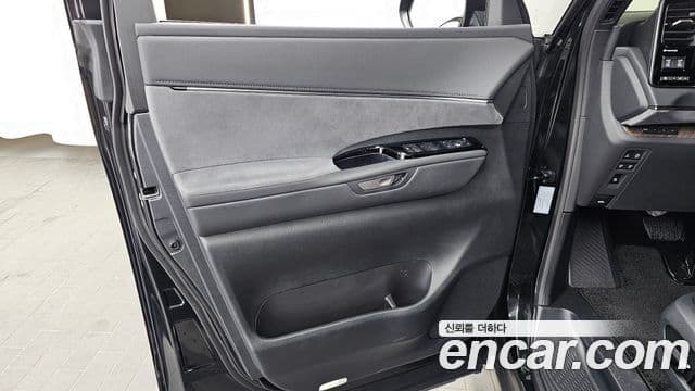 Lexus LM 2024 — Photo 36/36