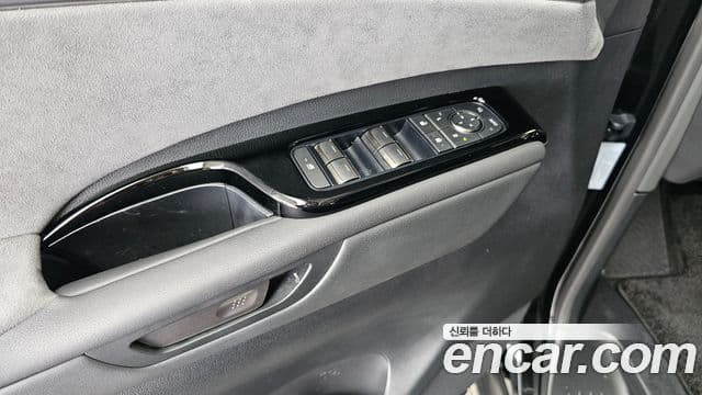 Lexus LM 2024 — Photo 26/36