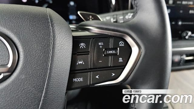 Lexus LM 2024 — Photo 28/36