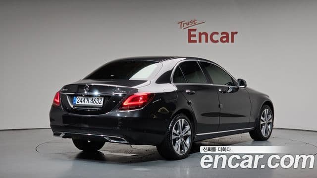 Mercedes-Benz C-Class 2020 — Фото 2/20