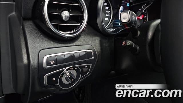 Mercedes-Benz C-Class 2020 — ფოტო 17/34