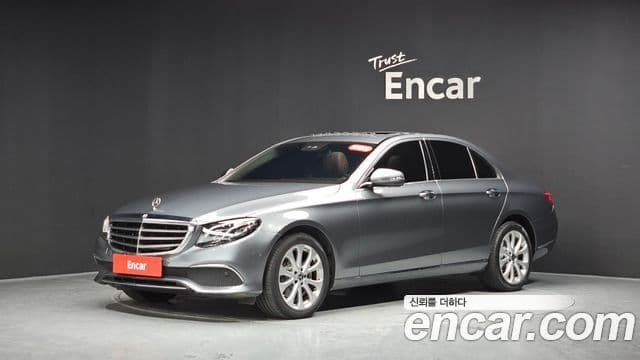 Mercedes-Benz E-Class 2019 — ფოტო 10/20