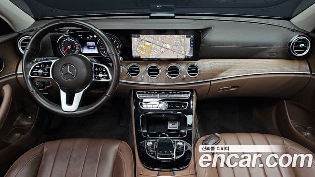 Mercedes-Benz E-Class 2019 — ფოტო 11/20