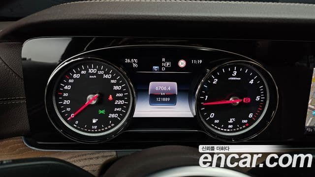 Mercedes-Benz E-Class 2019 — фото 7 из 20