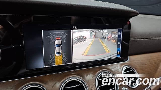 Mercedes-Benz E-Class 2019 — ფოტო 16/20