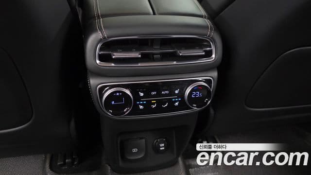 Genesis GV80 2020 — ფოტო 18/20