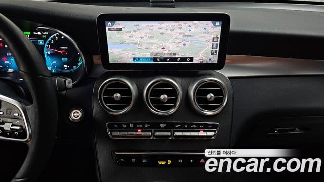 Mercedes-Benz GLC-Class 2021 — фото 12 из 20