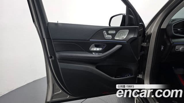 Mercedes-Benz GLE-Class 2022 — Photo 11/35