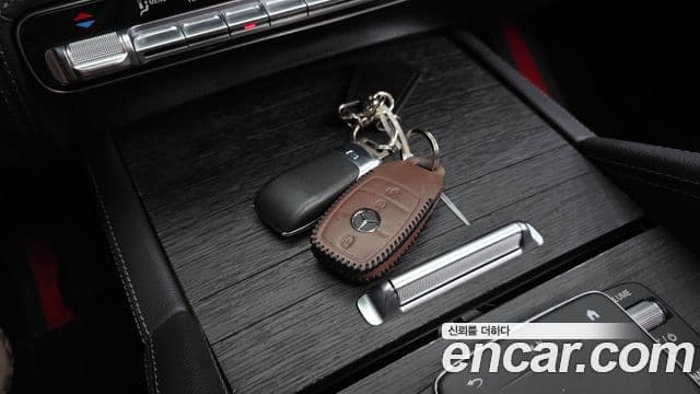 Mercedes-Benz GLE-Class 2022 — Photo 25/35