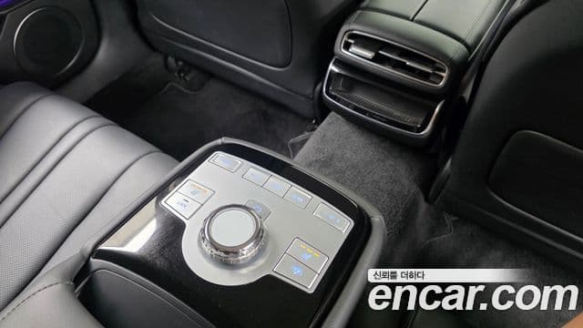 Genesis Electrified G80 2024 — ფოტო 18/20