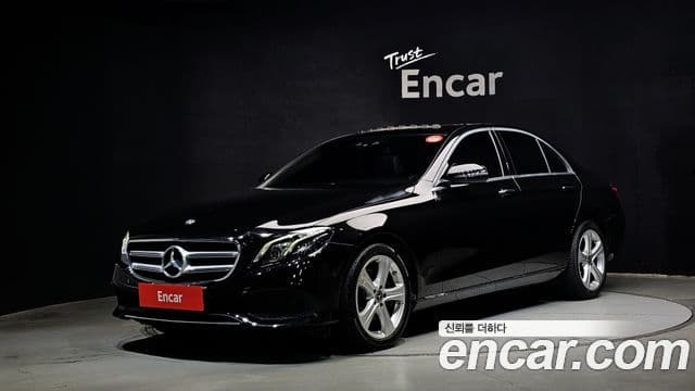 Mercedes-Benz E-Class 2018 — ფოტო 1/20