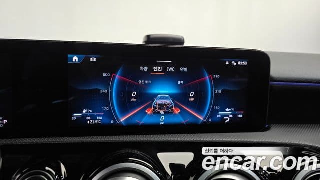 Mercedes-Benz A-Class 2025 — Photo 33/36