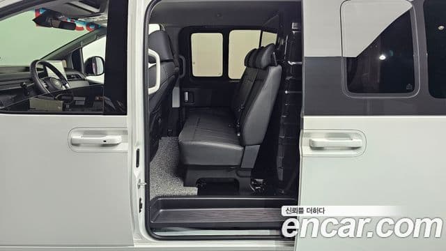 Hyundai Staria 2025 — ფოტო 11/20